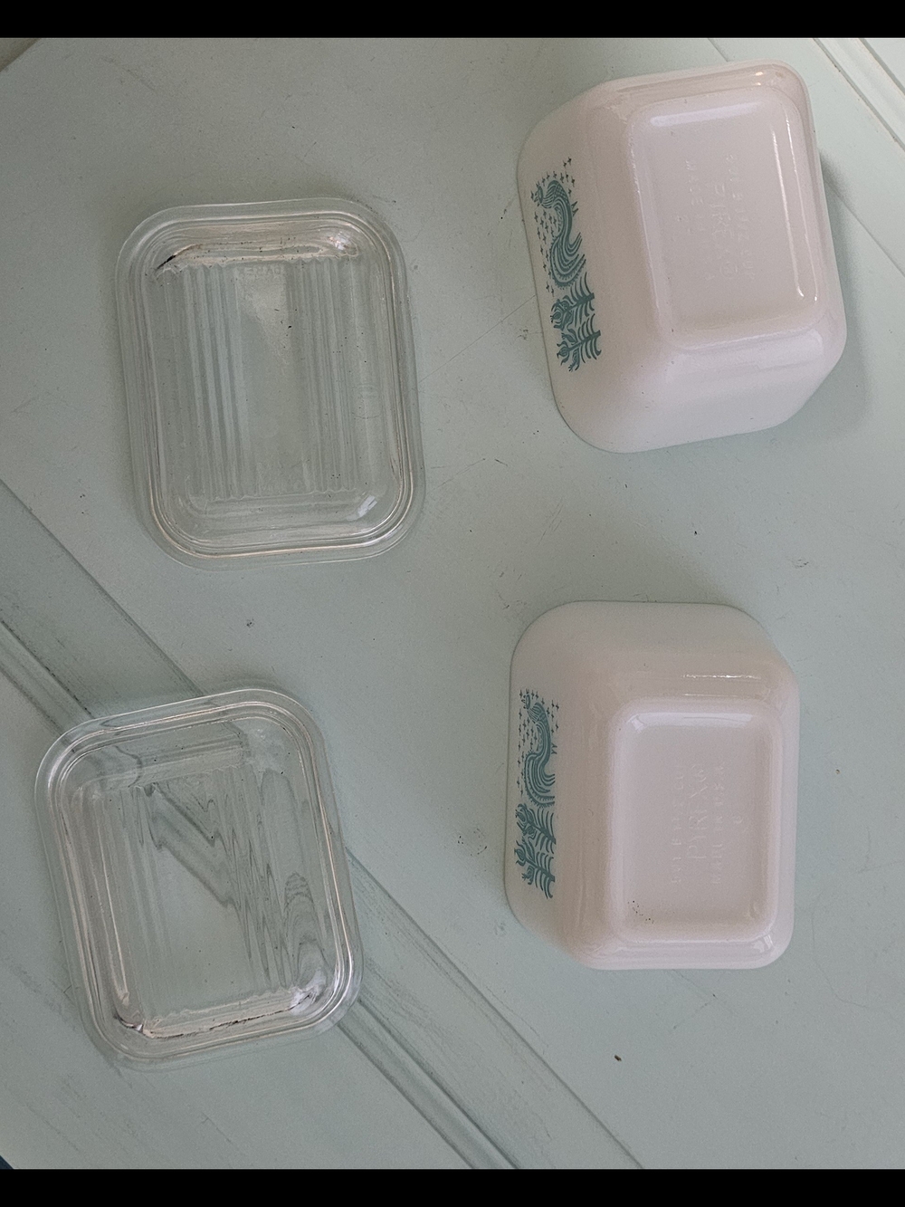 Vintage Pyrex Amish Butterprint Dishes - Picture 7 of 9
